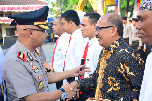 Polresta Pekanbaru Gelar Upacara Kenaikan Pangkat